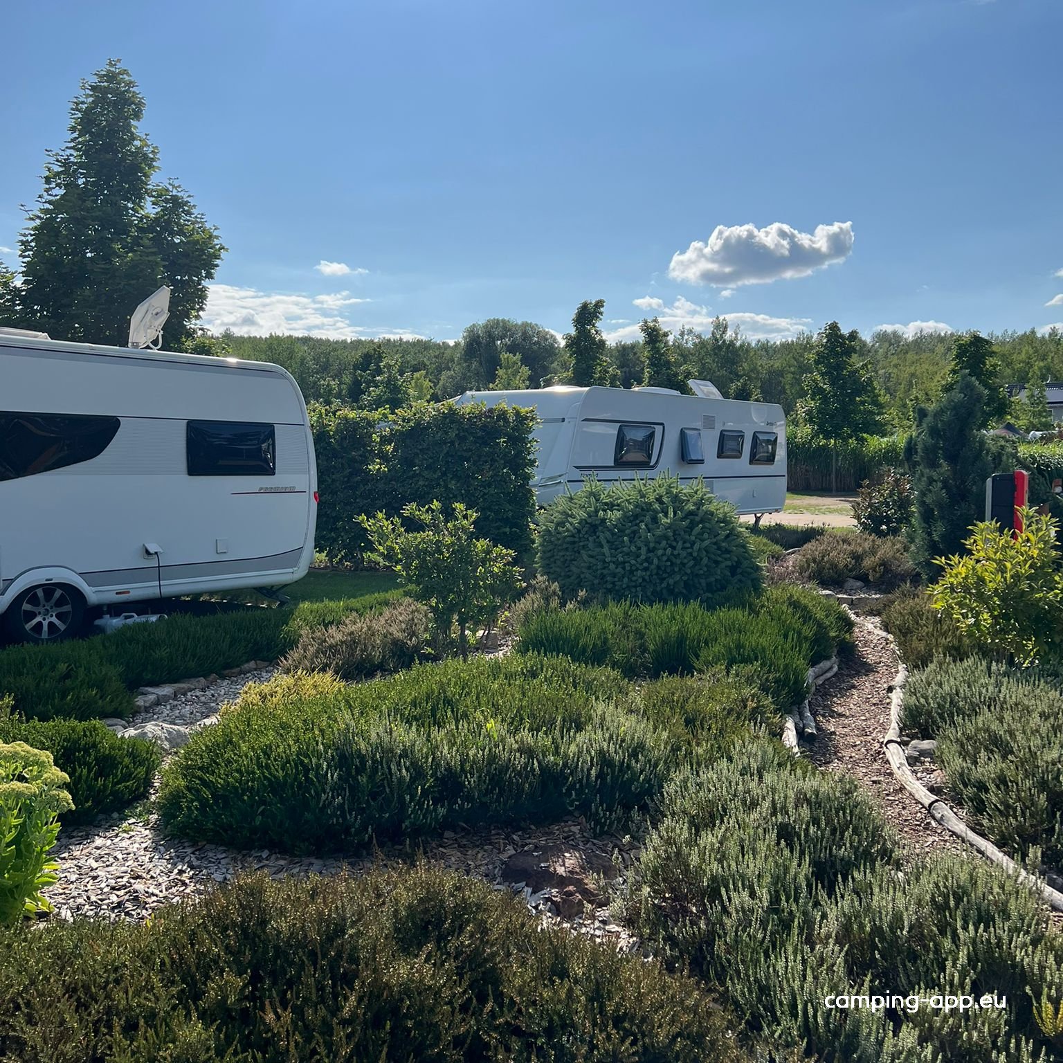 Ferienpark Blaue Lagune — Campingplatz in Schönau-Berzdorf auf dem Eigen