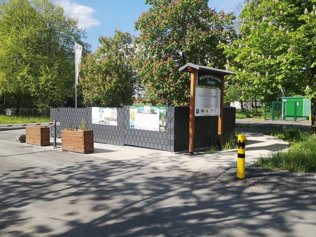 Wohnmobilpark Grünberg — Area Autocaravanas in Grünberg