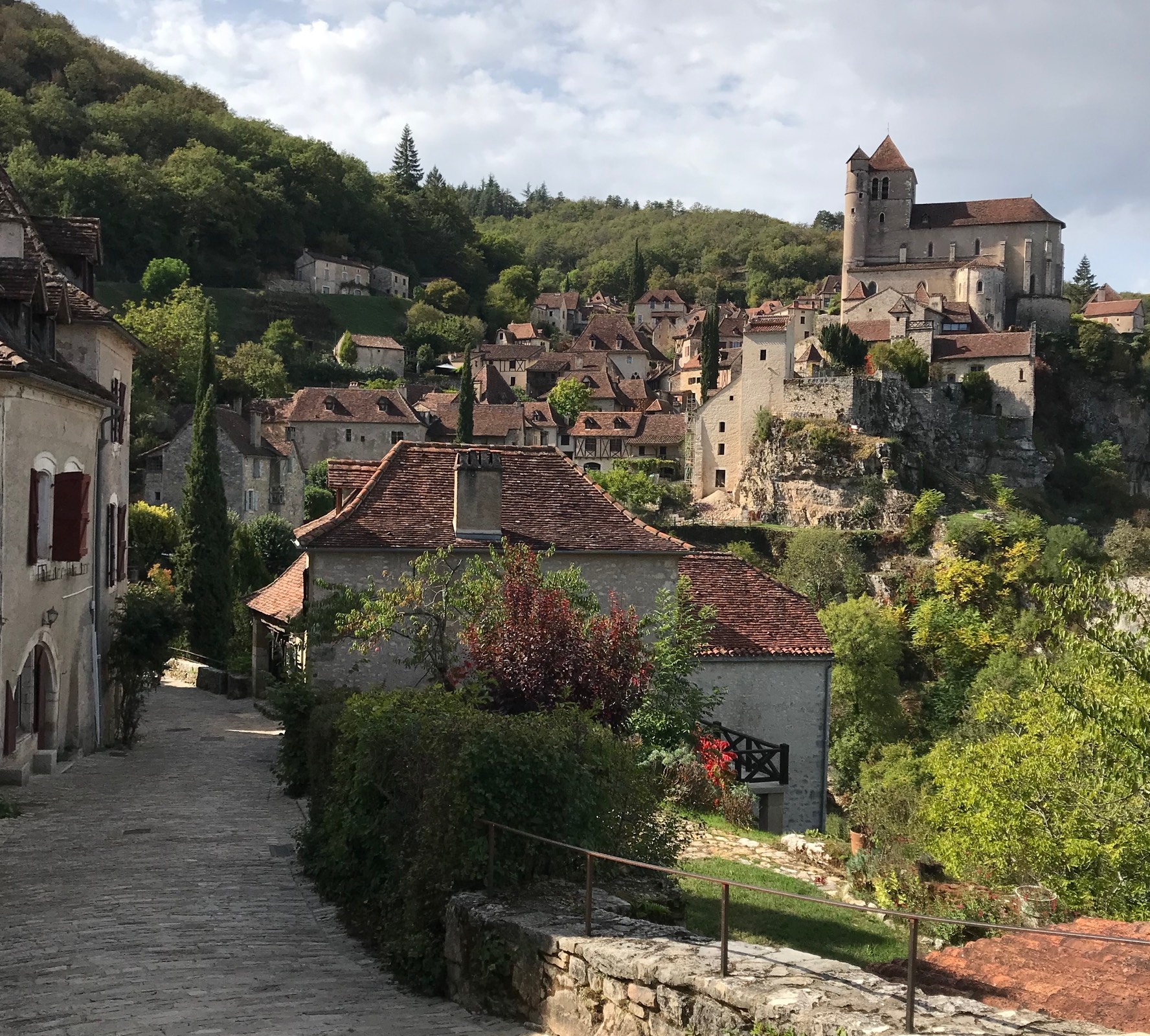 Stellplatz Saint-Cirq-Lapopie — Ställplats in Saint-Cirq-Lapopie