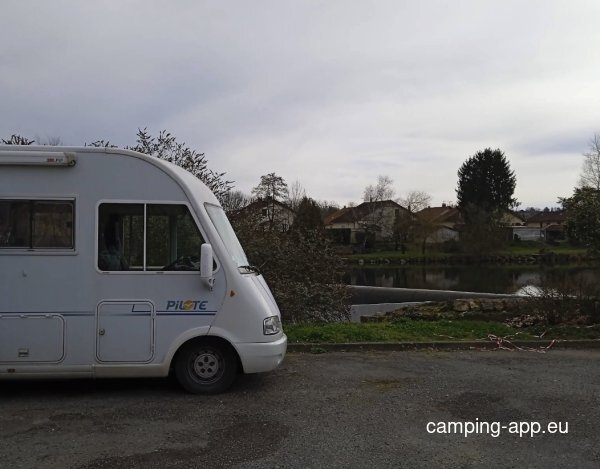 Stellplatz Mazères-sur-Salat — Photo 2