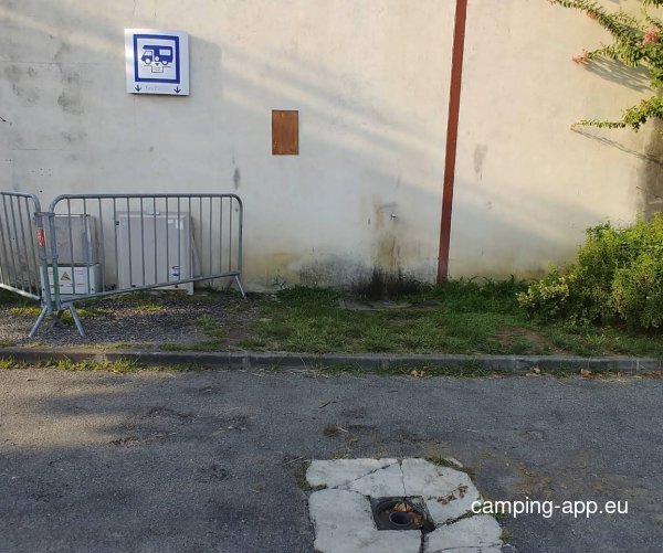 Stellplatz Mazères-sur-Salat — Zdjęcie 3