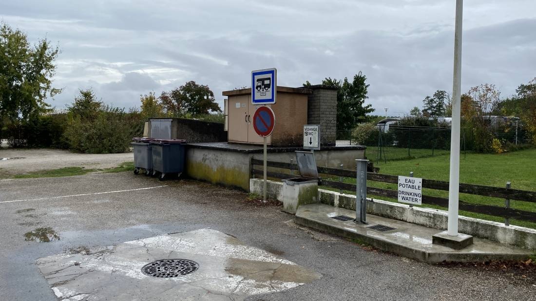 Aire de camping car — Campervan Site in Gray