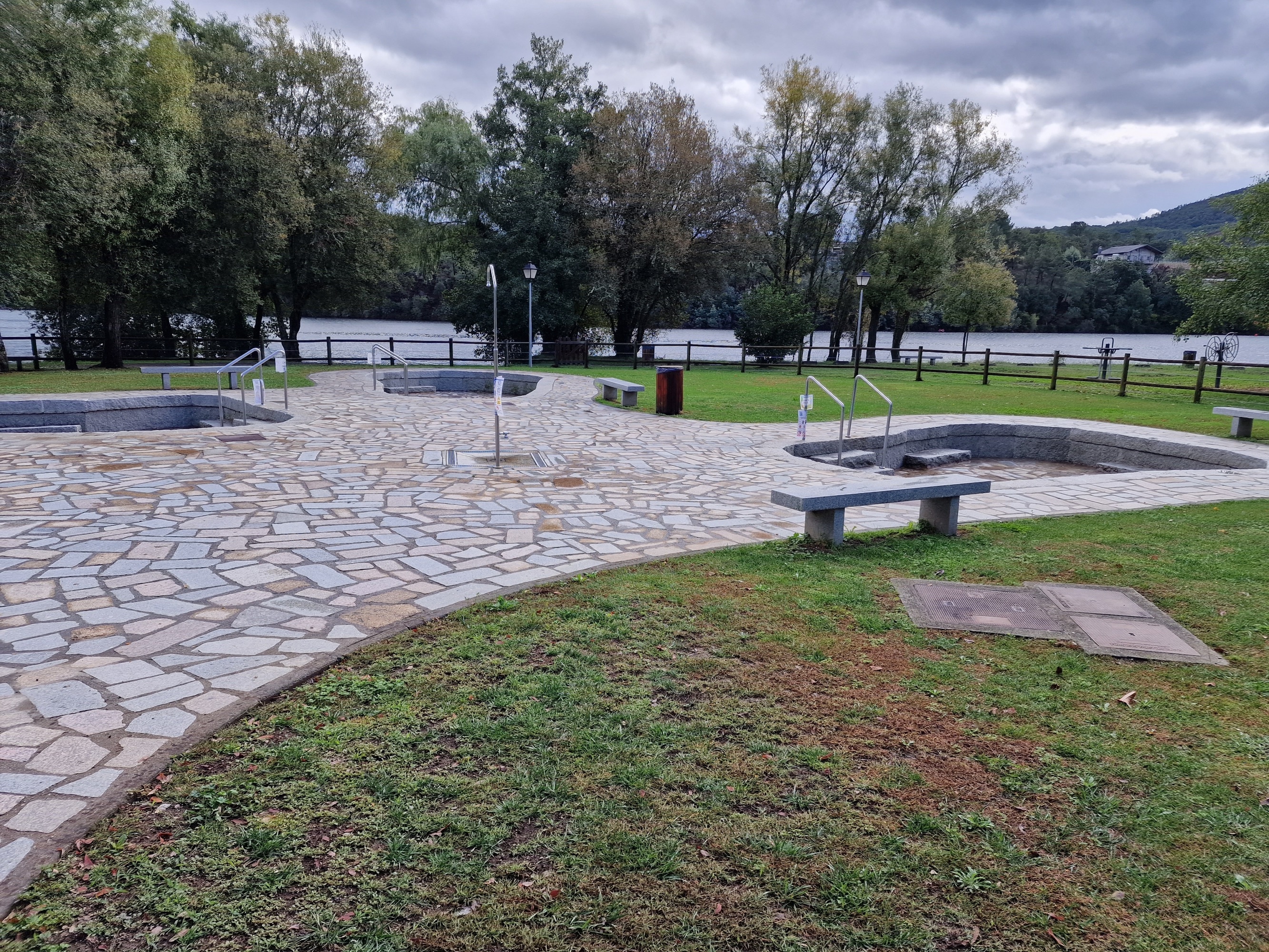 Area Termal Barbantes — Aire camping car in Cenlle