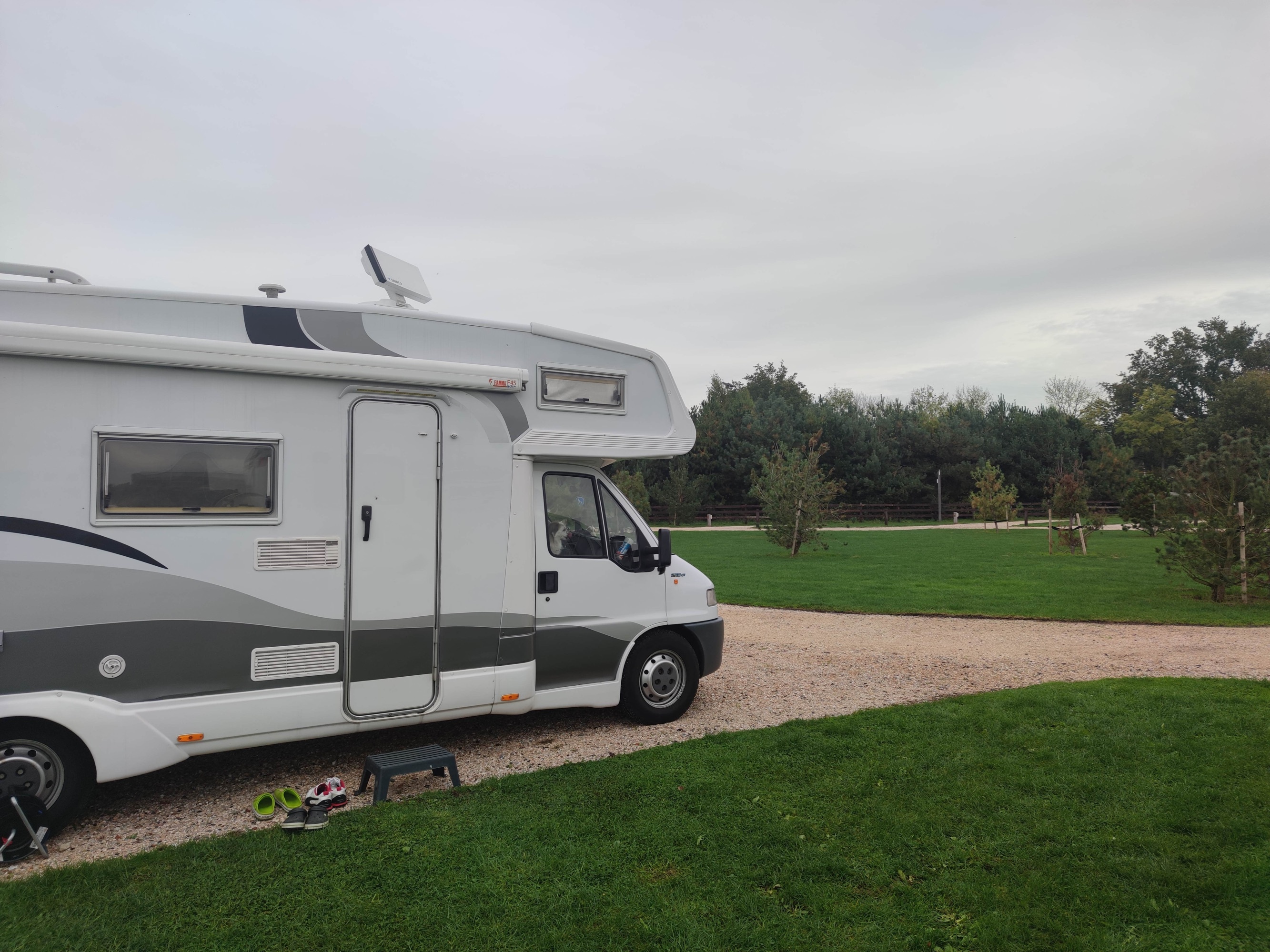 Camperplaats Bembom Hoeve — Campervan Site in Lutten
