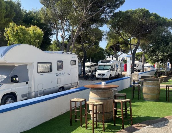 Camping cala batteria