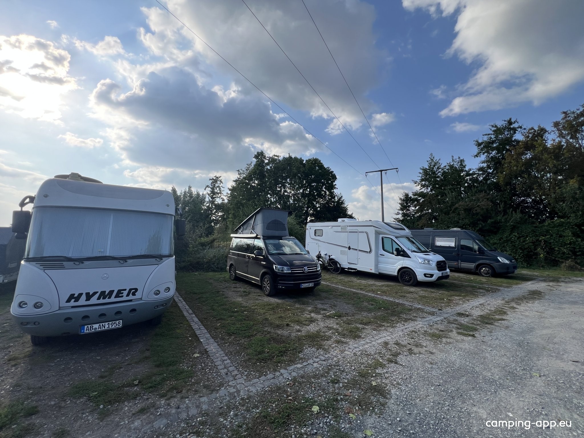 Wohnmobilstellplatz zur Welzbachhalle — Sítio para autocaravanas in Großostheim