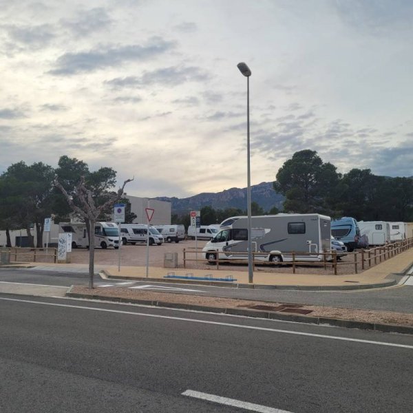Àrea d'autocaravanes de l'Hospitalet de l'Infant — Photo 5