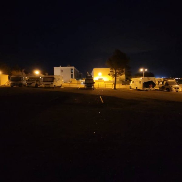 Àrea d'autocaravanes de l'Hospitalet de l'Infant — Photo 3