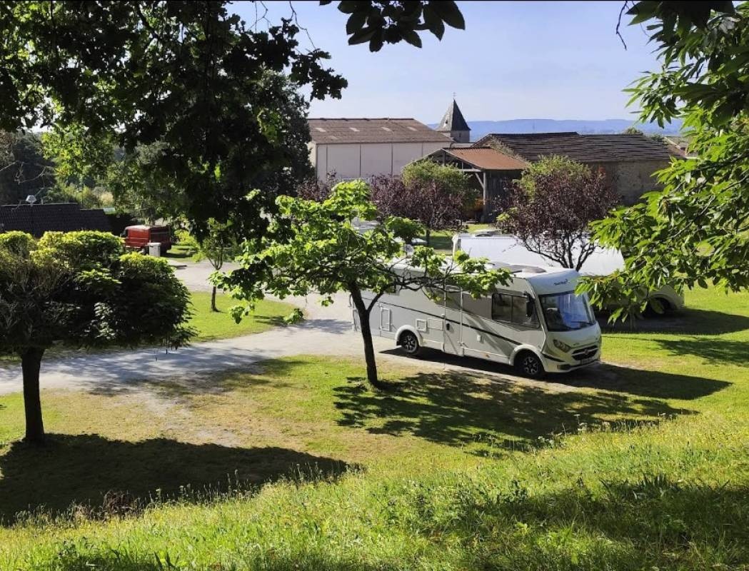 Stellplatz Saint-Amand — Bobilplass in Saint-Amand-Magnazeix