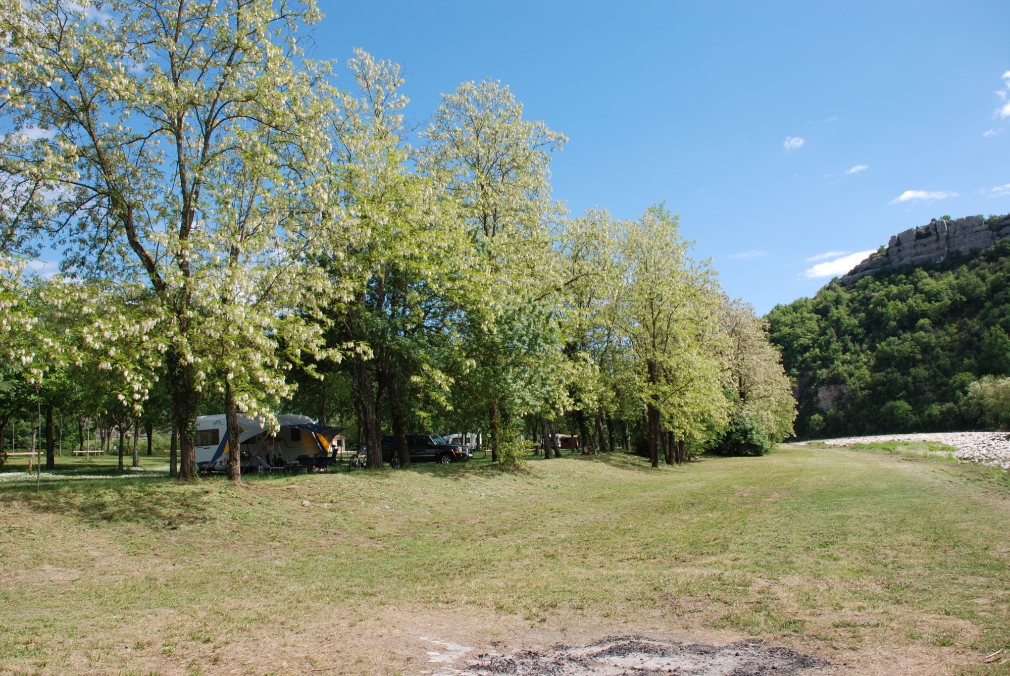 Camping les Platanes — Campingplats in Rosières