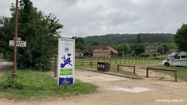 Stellplatz Saint-Léon-sur-Vézère — Photo 3