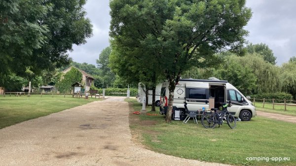 Stellplatz Saint-Léon-sur-Vézère — Photo 5