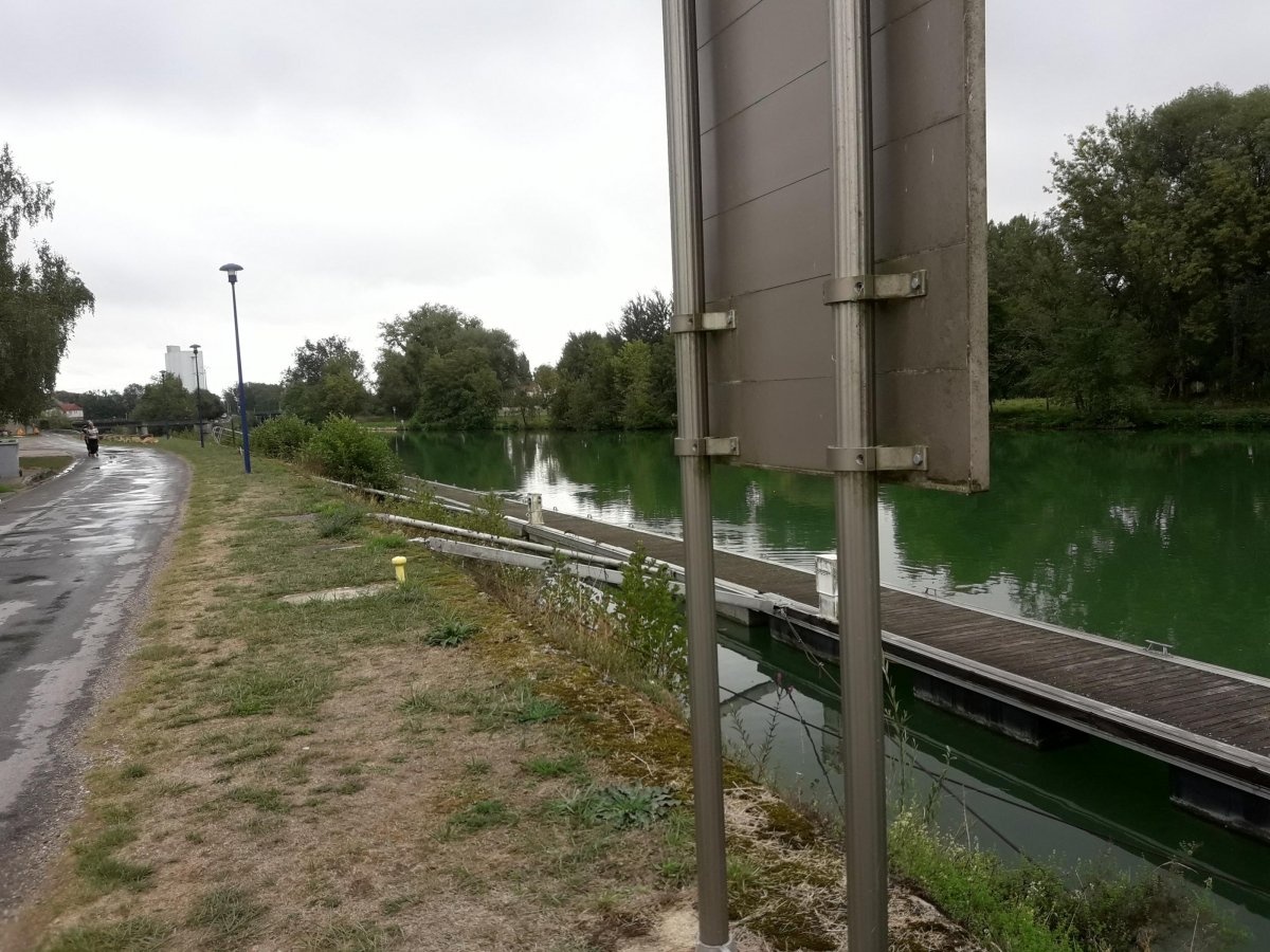 Stellplatz Dun-sur-Meuse — Campervan Site in Dun-sur-Meuse