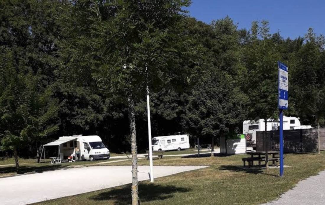 Stellplatz Froncles — Camperplads in Froncles