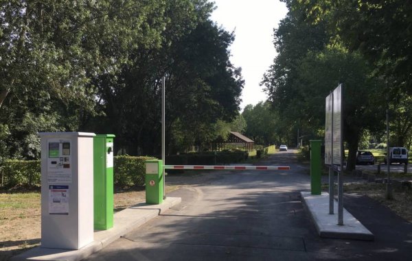Stellplatz Châteauneuf-sur-Sarthe — Fotografie 2