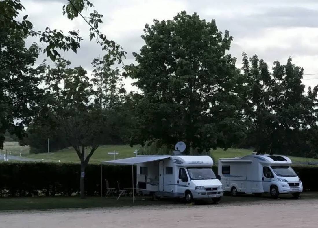Stellplatz Barlieu — Aire camping car in Barlieu