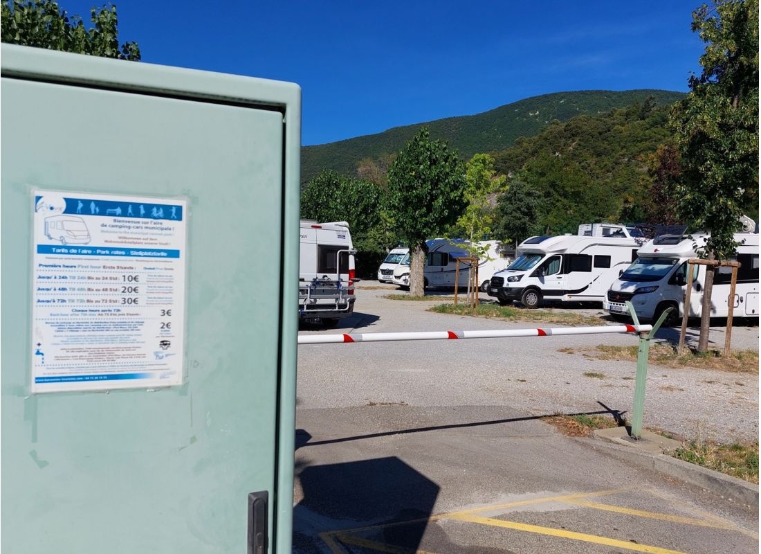 Stellplatz Nyons — Area Autocaravanas in Nyons