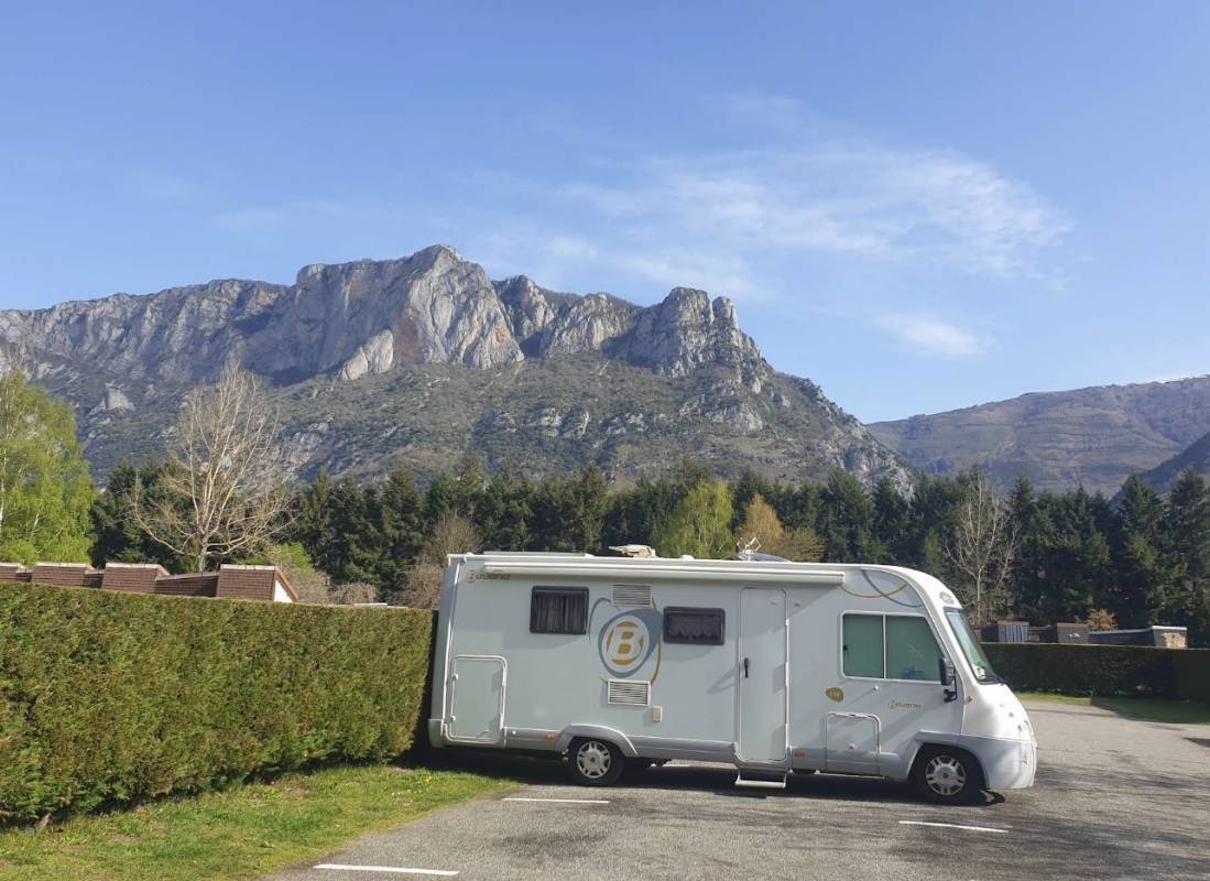 Stellplatz Les Cabannes — Bobilplass in Les Cabannes