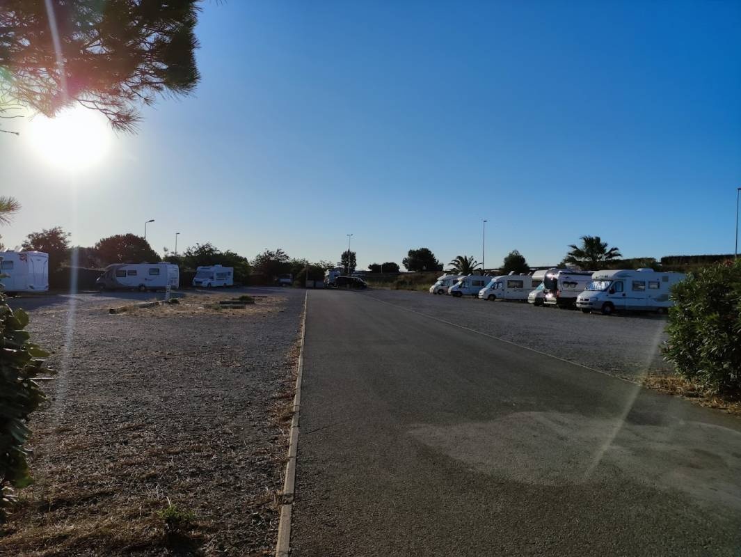 Camping Car Park - Nantes Petit Port — Ställplats in Port-la-Nouvelle
