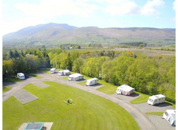 hard standing caravan and mhome pitch — Photo 2