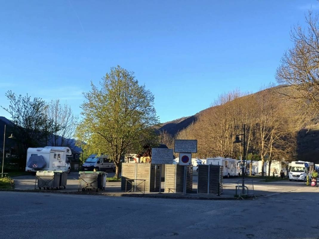 Stellplatz Bagnères-de-Luchon — Sítio para autocaravanas in Bagnères-de-Luchon