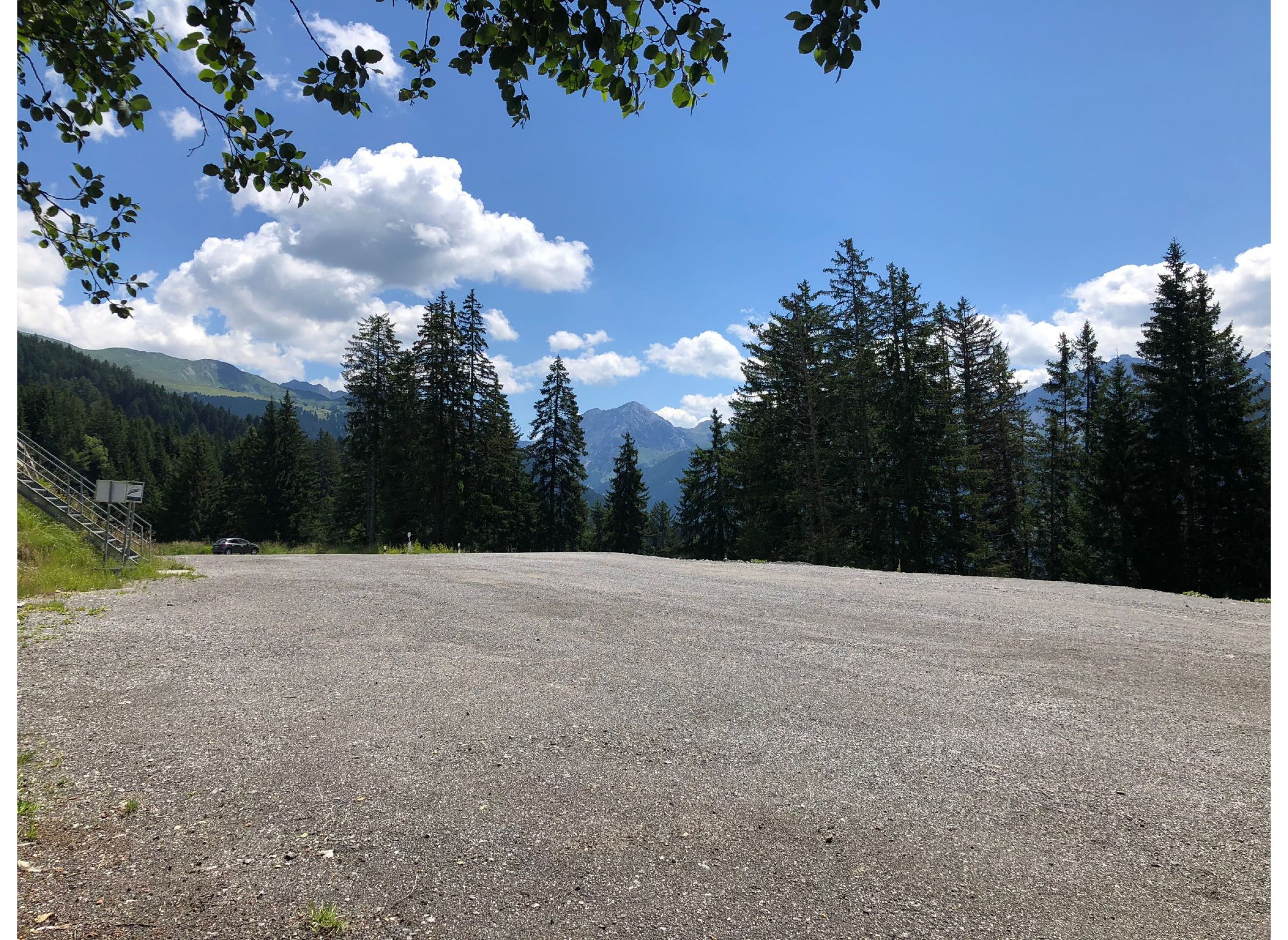 Parkplatz Sportbahnen Hochwang — Aire camping car in Sankt Peter-Pagig