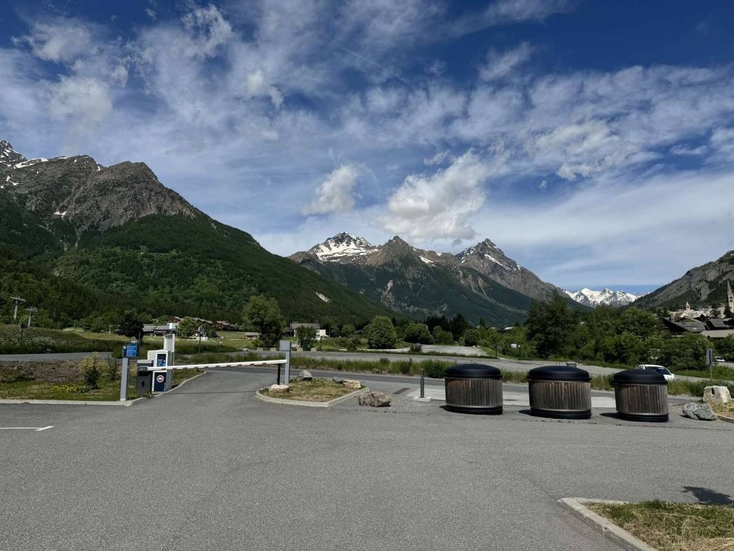 Stellplatz Le Monêtier-les-Bains — Campervan Site in Le Monêtier-les-Bains
