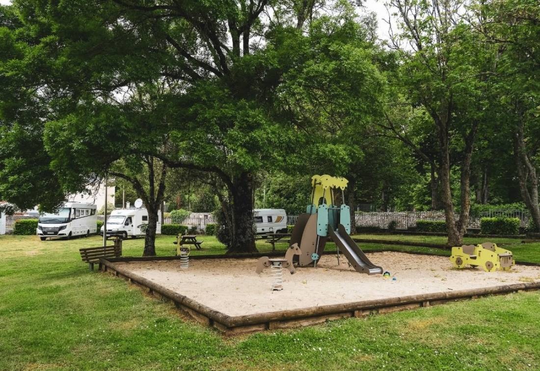 Stellplatz Tonnay-Charente — Campervan Site in Tonnay-Charente