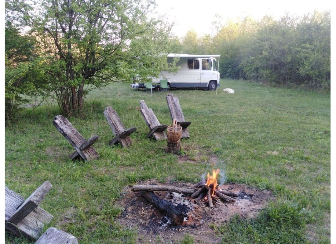 Camping Bogata Šuma ("Rich Forest") — Kamp yeri in Knežević Kosa