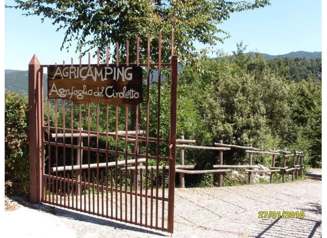 Agrifoglio del Ciroletto — Sp. parking dla kamperów in Carpineto Romano