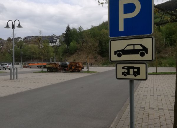 Parkplatz am Sauerländer Besucherbergwerk — Photo 3