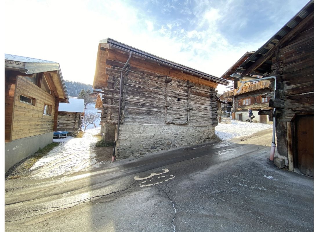 Nendaz old town tiny space — Місце для кемперів in Haute-Nendaz