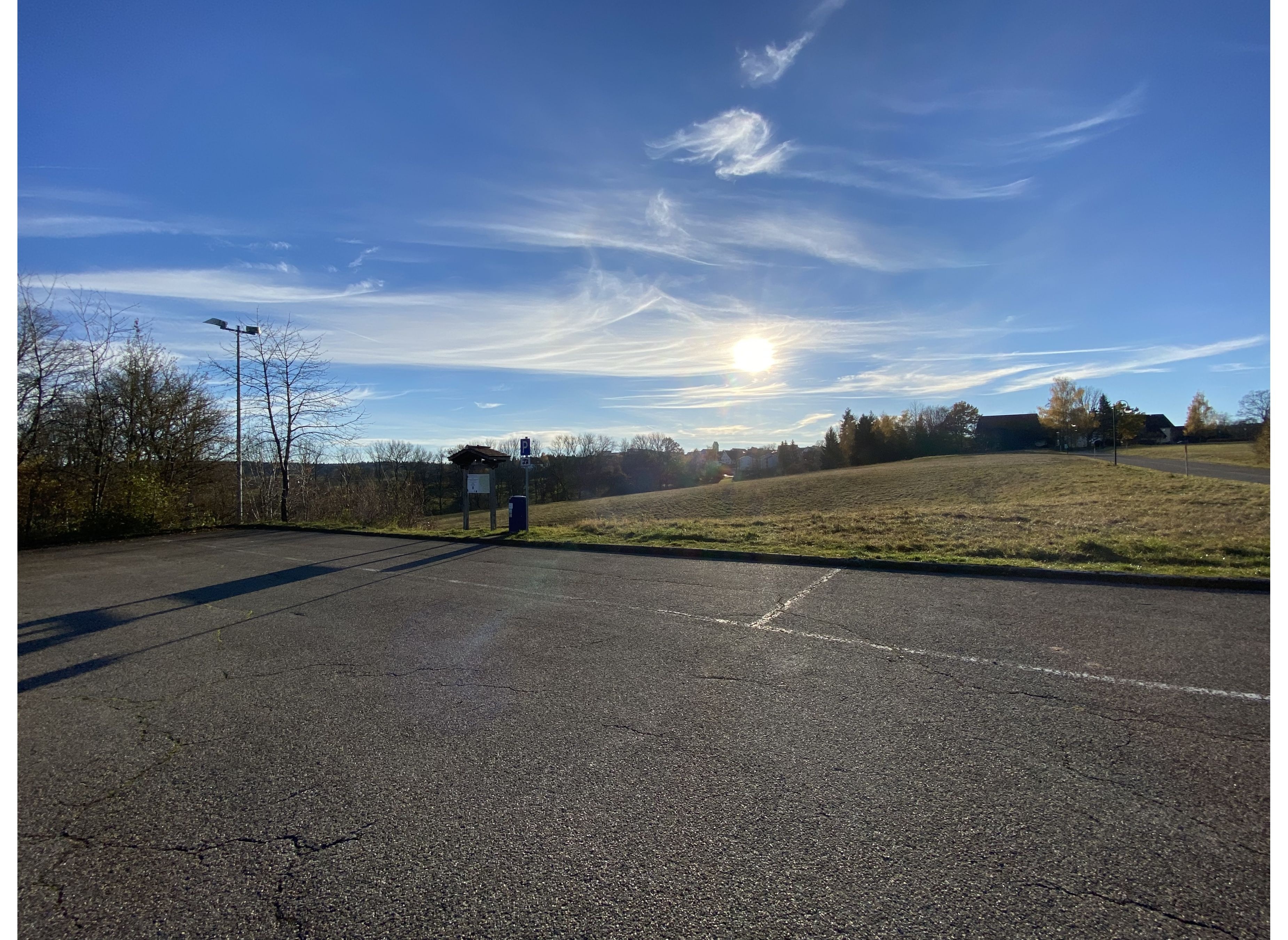 Stellplatz am Loßburger Sportplatz — Campervan Site in Loßburg