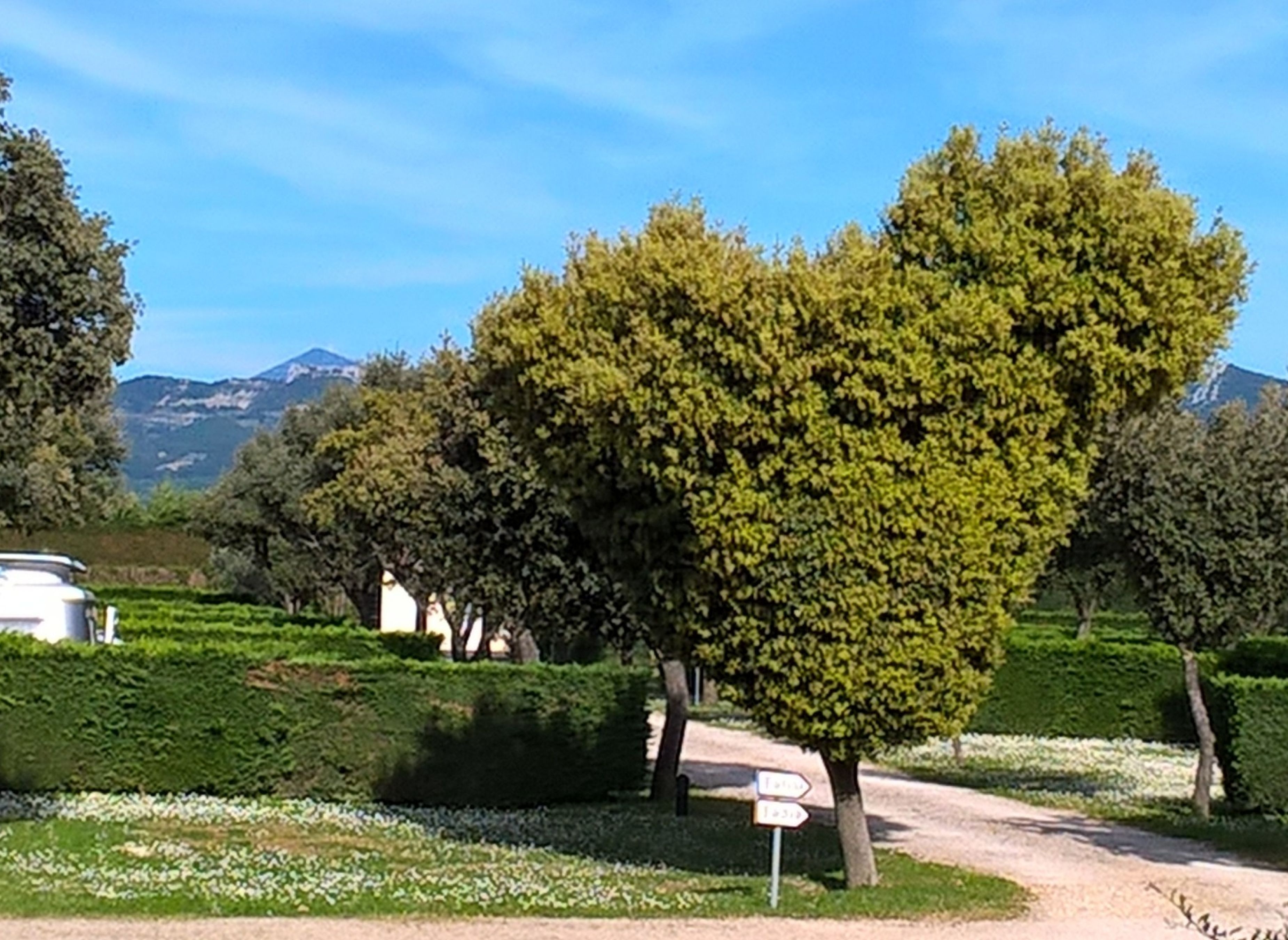 Camping Des Favards **** — Camping Site in Violes