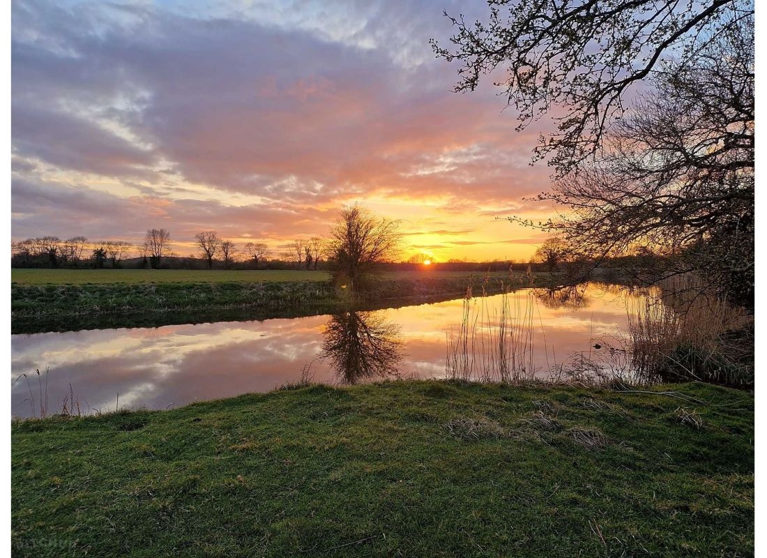 Fotheringhay Castle Farm Campsite — Sítio de acampamento in 