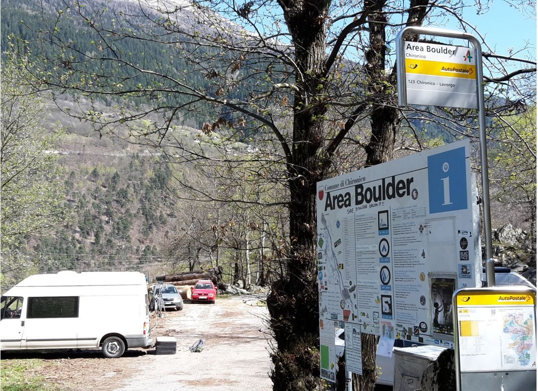 Area Boulder Chironico — Sp. parking dla kamperów in Chironico