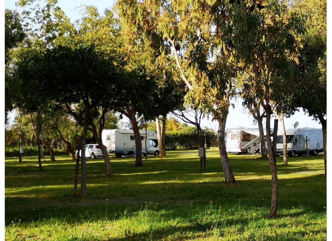 Area Camper Ulisse — Stellplatz in Diamante