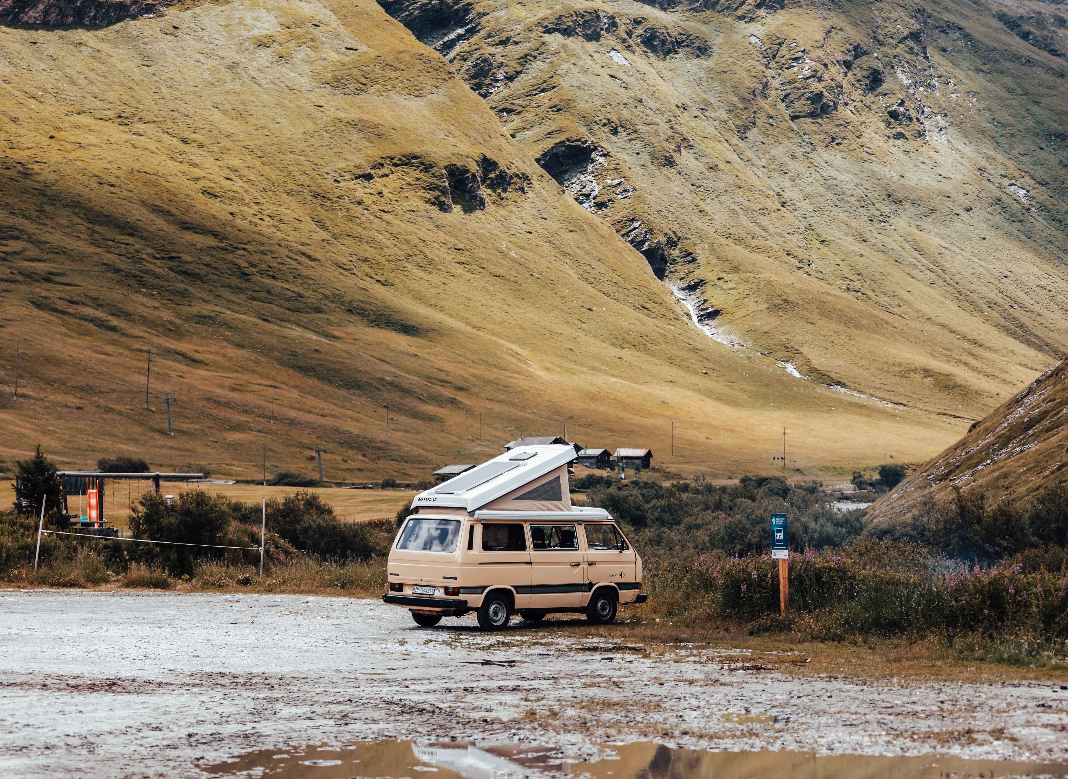 Parkplatz Juppa, Ponylift — Karavan Sitesi in Avers