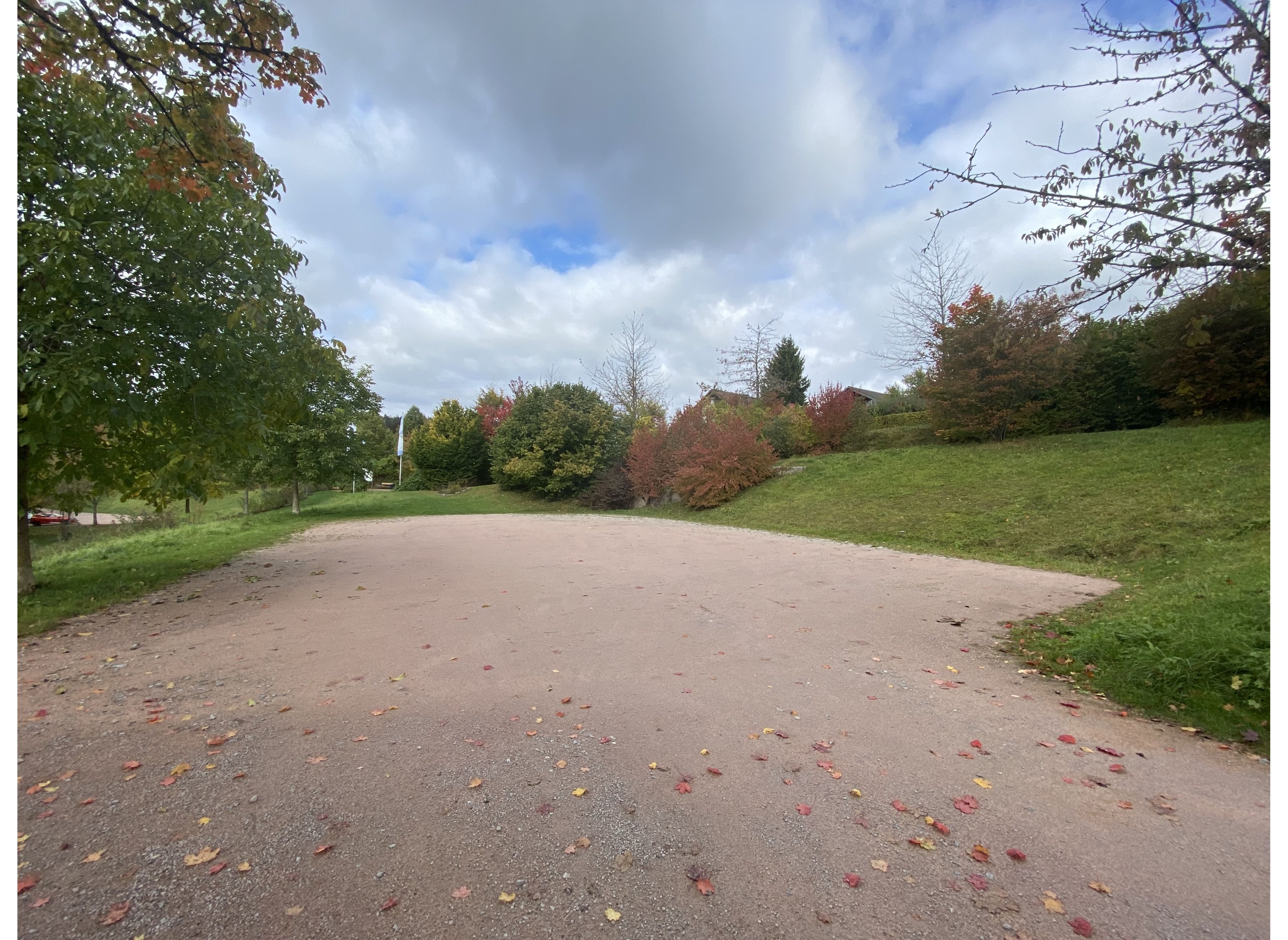Stellplatz am Loßburger Freibad — Campervan Site in Loßburg