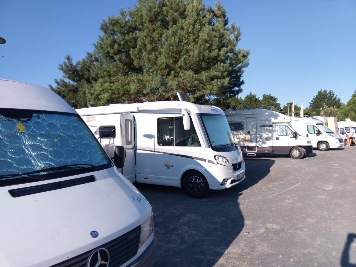 Stellplatz Coudeville-sur-Mer — Area di sosta in Coudeville-sur-Mer