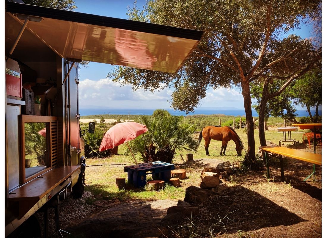 Casa Blanca Bolonia — Camperplaats in Playa de Bolonia