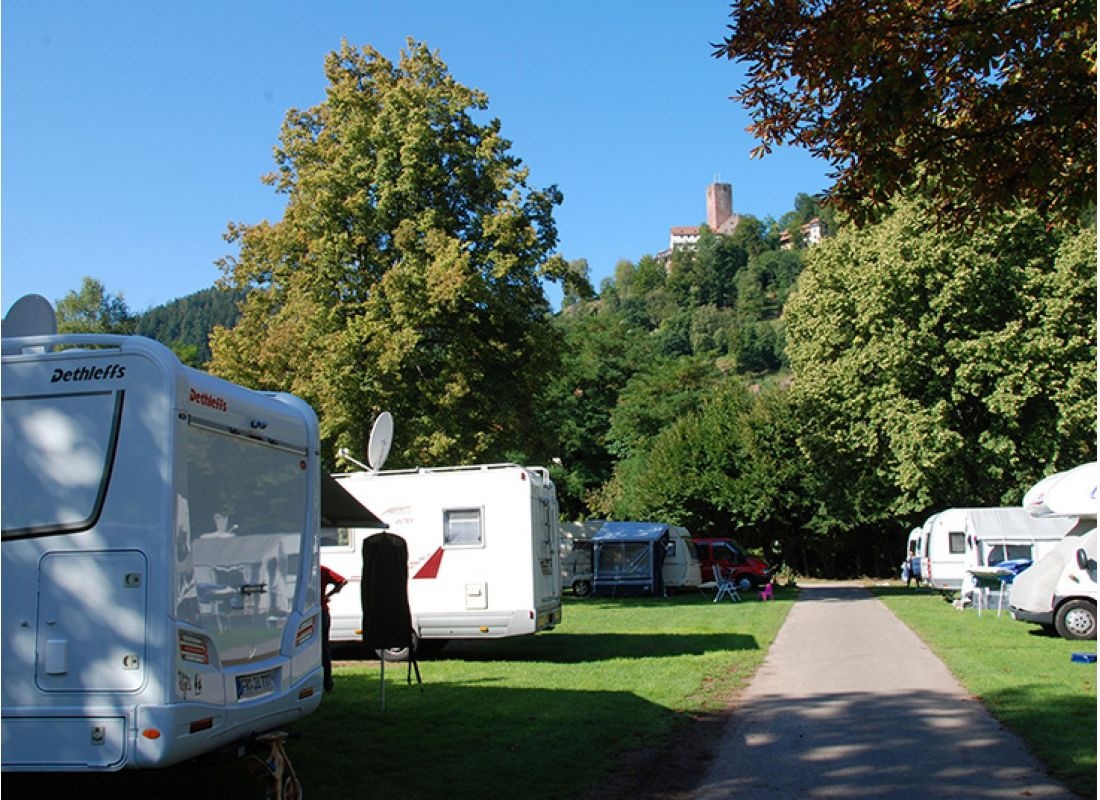 Wohnmobilhafen Bad Liebenzell — Area di sosta in Bad Liebenzell