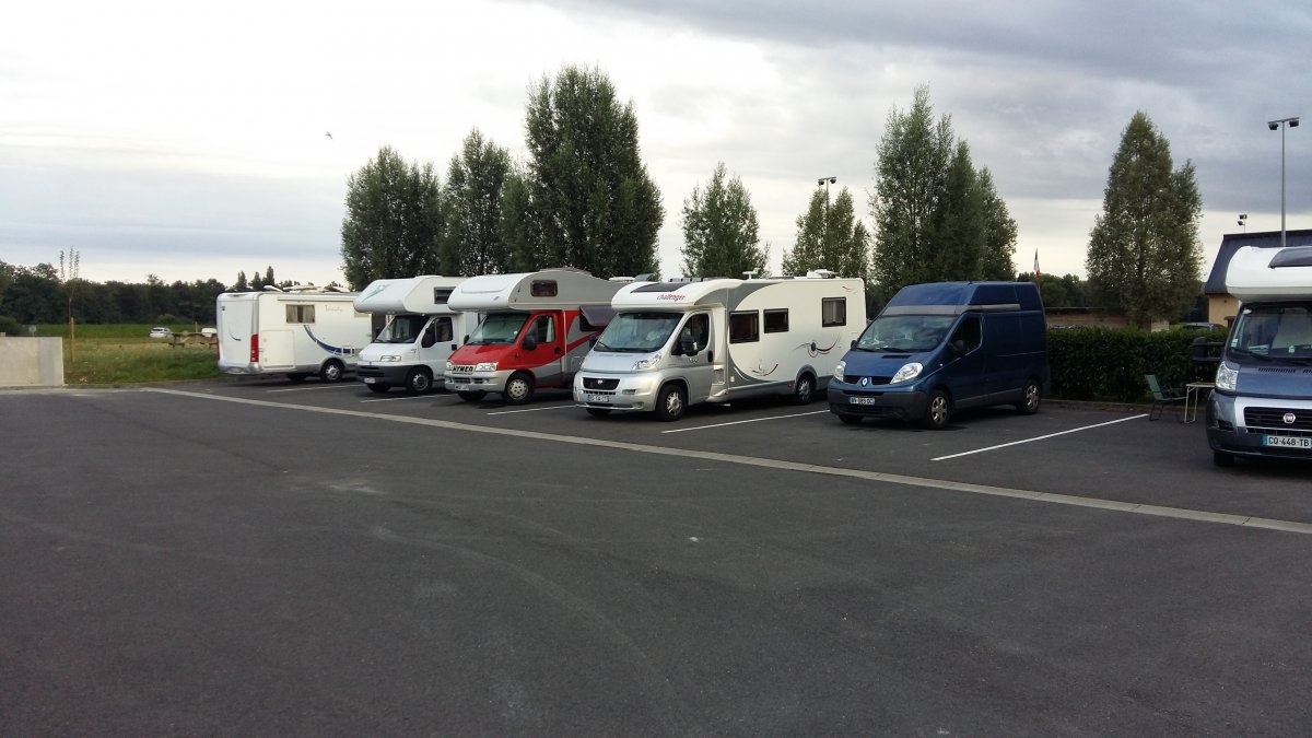 Stellplatz Milly-la-Forêt — Bobilplass in Milly-la-Forêt