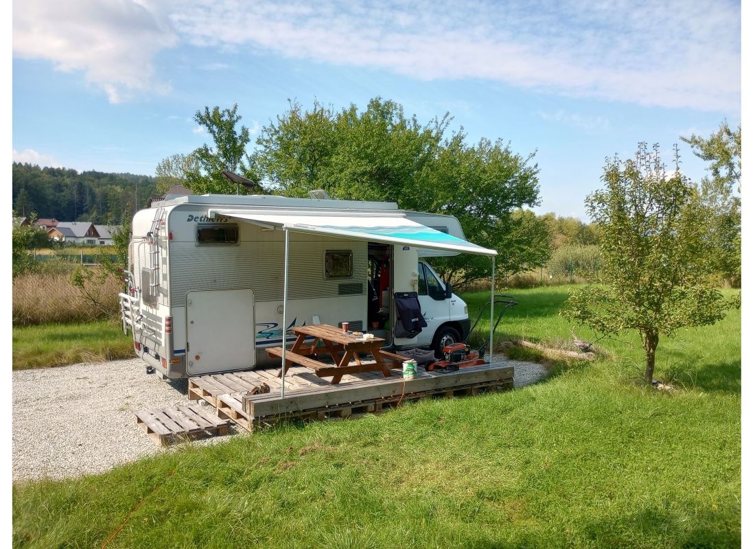Sosnówka — Karavan Sitesi in Sosnówka