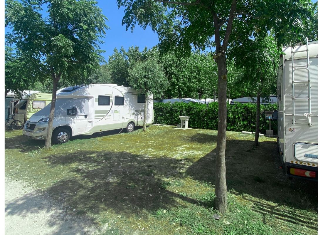 Area Sosta Camper Magalipè — Campervan Site in Cologna Spiaggia