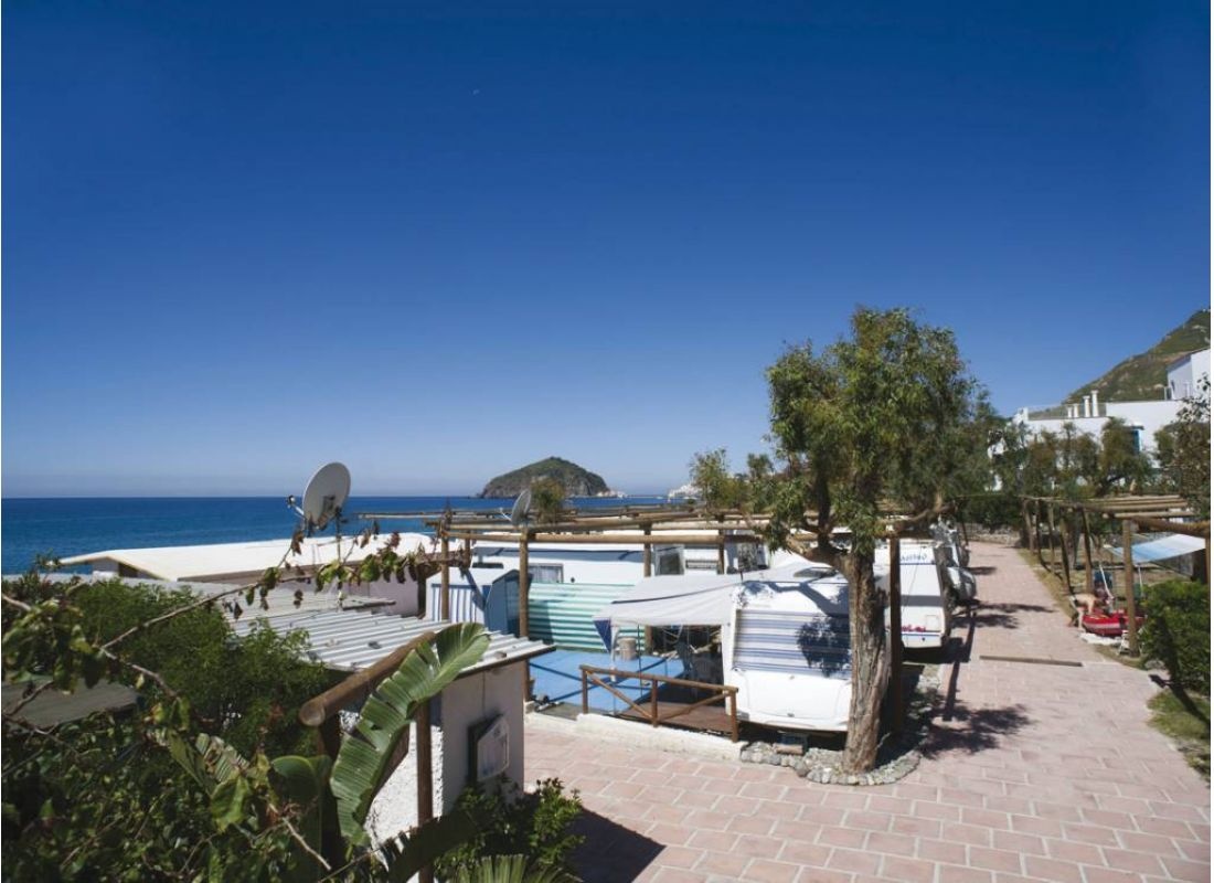 Ischia on the sea — Camperplaats in Barano D'ischia