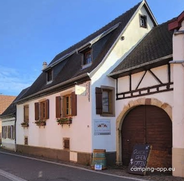 Parkplatz bei Vins Jean-Louis Schoepfer — Winery in Wettolsheim