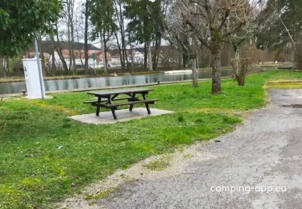 Stellplatz Viéville — Foto 3