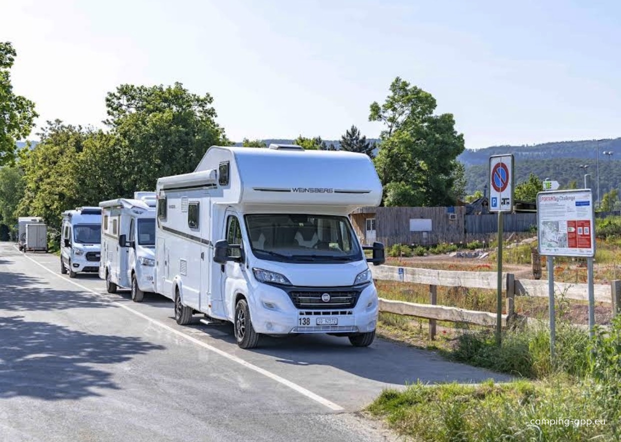 Stellplatzplatz Aesch — Karavan Sitesi in Aesch