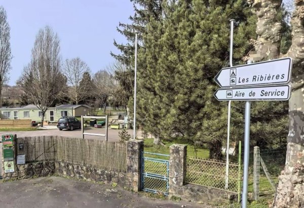 Stellplatz Confolens — Photo 2